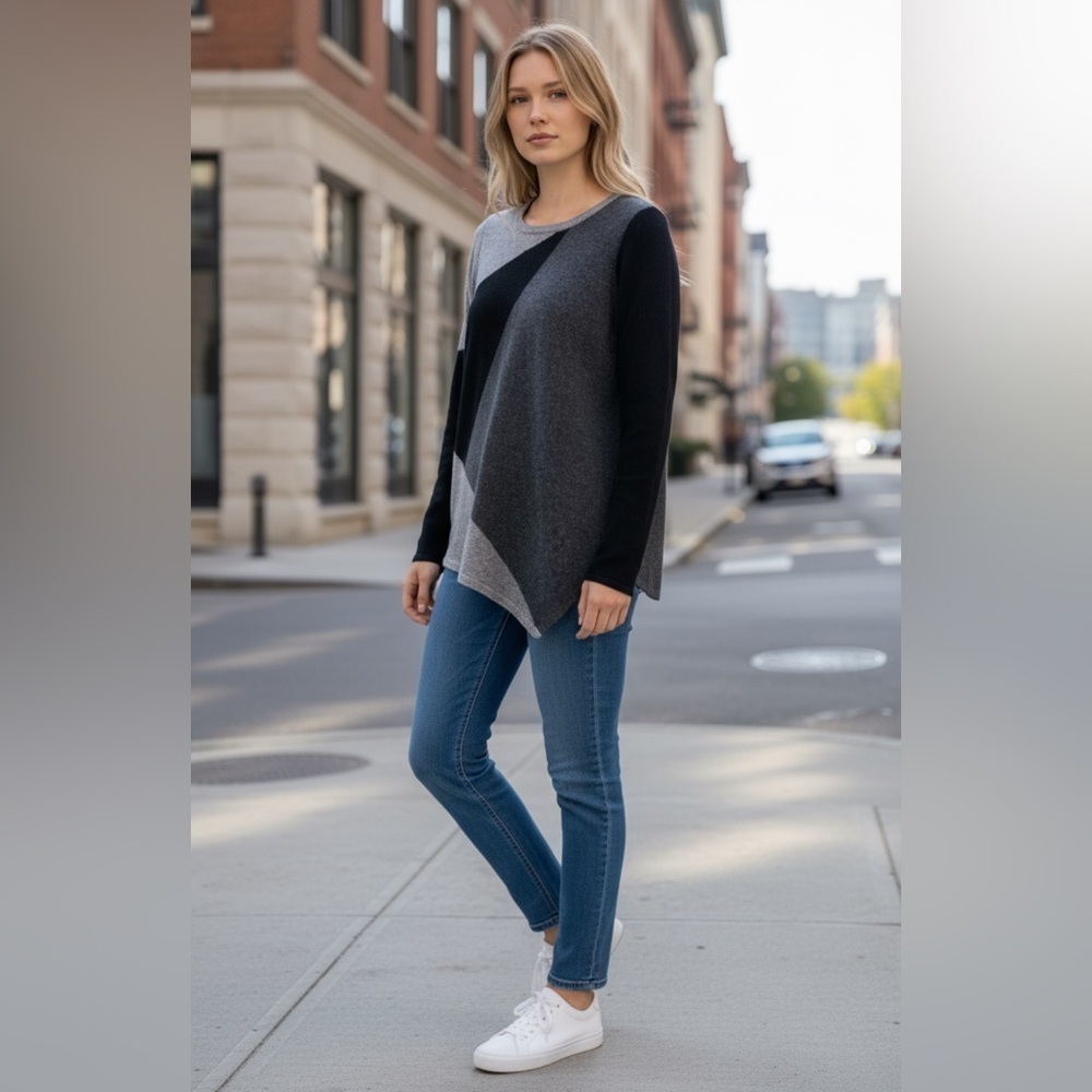 Kinross 100% cashmere Geometric Black and Gray Women's Sweater